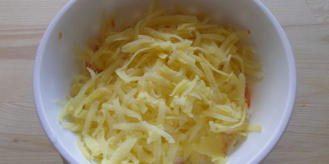 Рецепт салат с соленой рыбкой