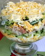 Слоеный салат с печенью трески и рисом