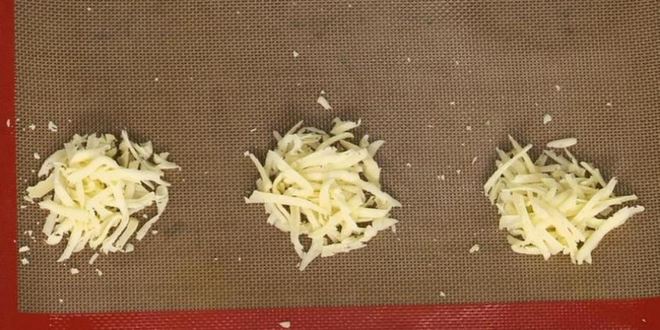 Рецепт свежий салат с красной фасолью и сырными чипсами