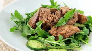 Рецепт Теплый салат из куриной печени с рукколой