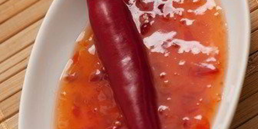 Как приготовить ароматный соус барбекю с кленовым сиропом, чесноком и перцами чили