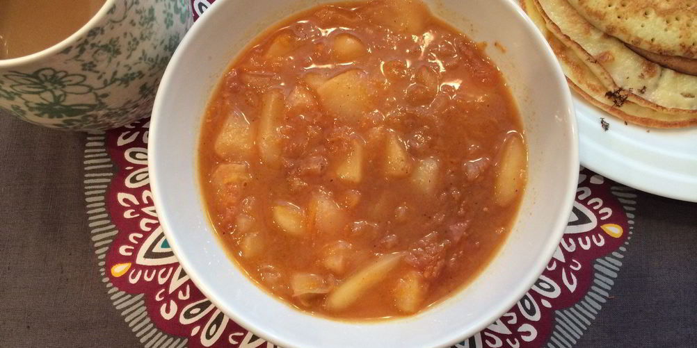 Как приготовить быстрый соус из персиков к блинам