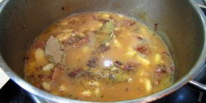 Рецепт мясной соус с картошкой