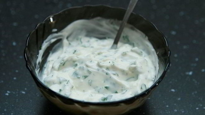 Рецепт Сметанно-чесночный соус