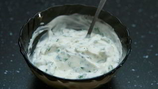 Рецепт Сметанно-чесночный соус