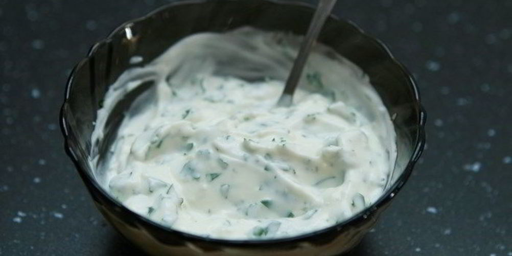 Как приготовить сметанно-чесночный соус