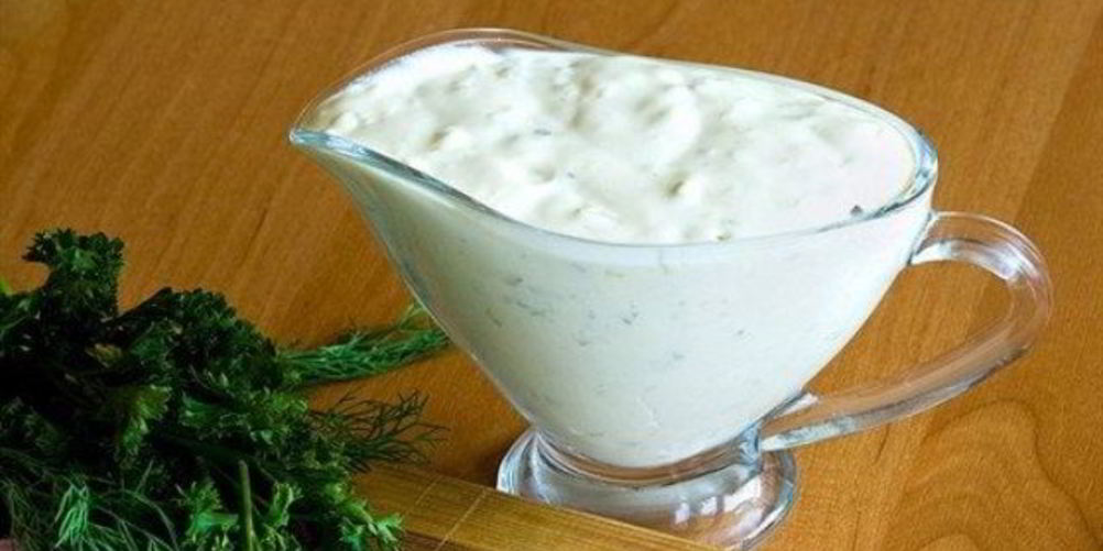 Как приготовить сметанный соус с чесноком