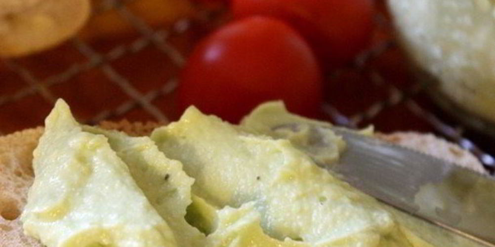 Как приготовить соус гуакамоле с фетой