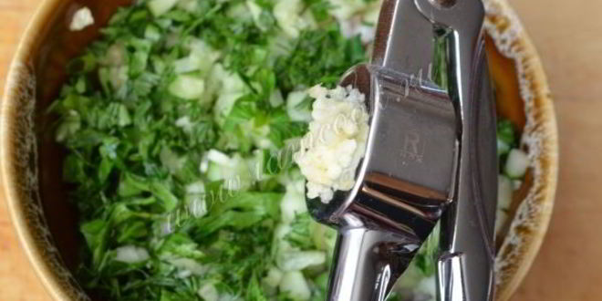 Рецепт соус из йогурта с чесноком