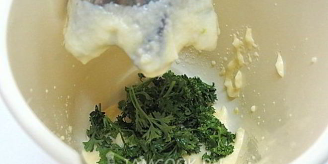 Рецепт соус из петрушки, яблока и чеснока