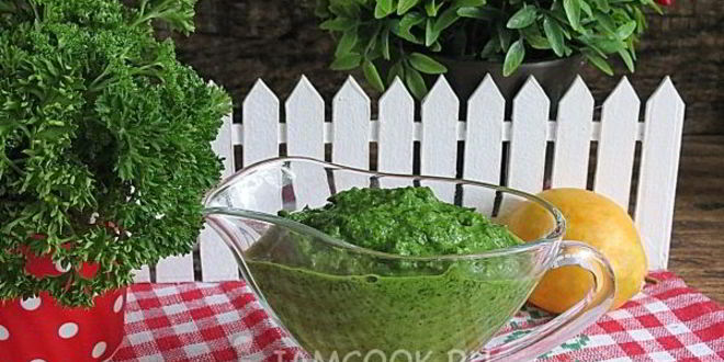 Рецепт соус из петрушки, яблока и чеснока