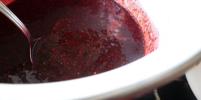 Рецепт соус к мясу из жимолости