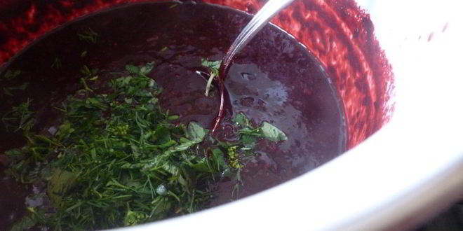 Рецепт соус к мясу из жимолости