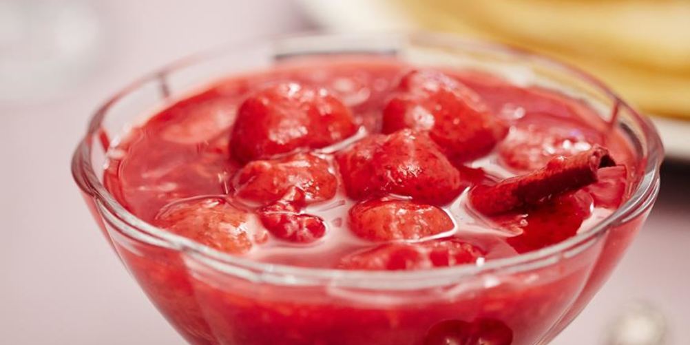 Как приготовить ягодный соус к блинам