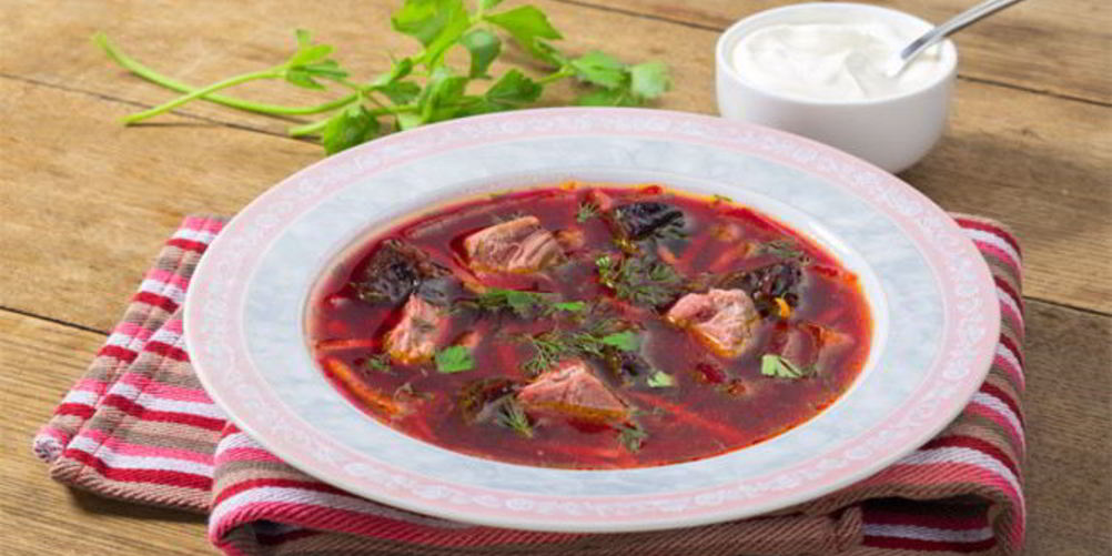 Как приготовить борщ с черносливом