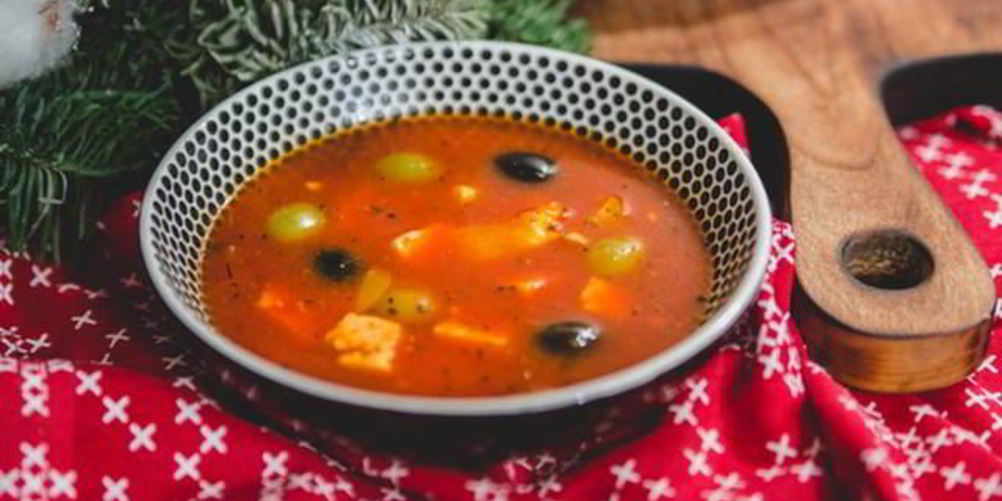 Как приготовить борщ царский с маслинами и осетриной