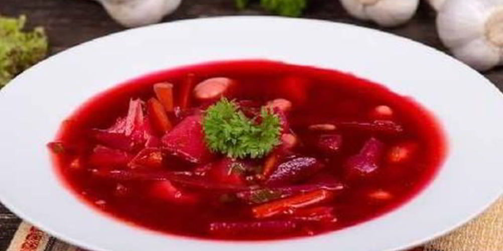 Как приготовить пикантный борщ с фасолью