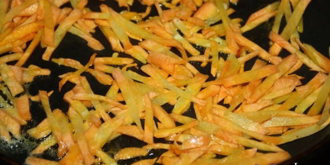 Рецепт зеленый борщ с конским щавелем на куриных грудках