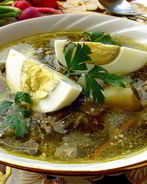 Зеленый борщ со щавелем по-домашнему