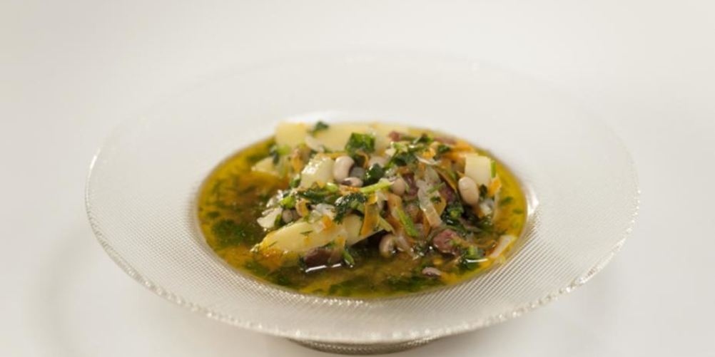 Как приготовить фасолевый суп с копченостями