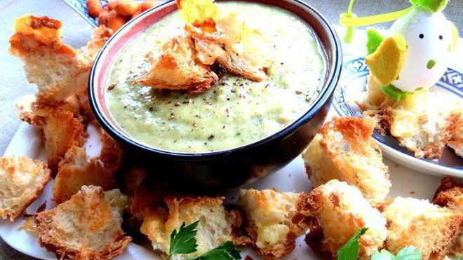 Рецепт Французский чесночный суп с сырными гренками