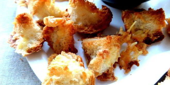 Рецепт французский чесночный суп с сырными гренками