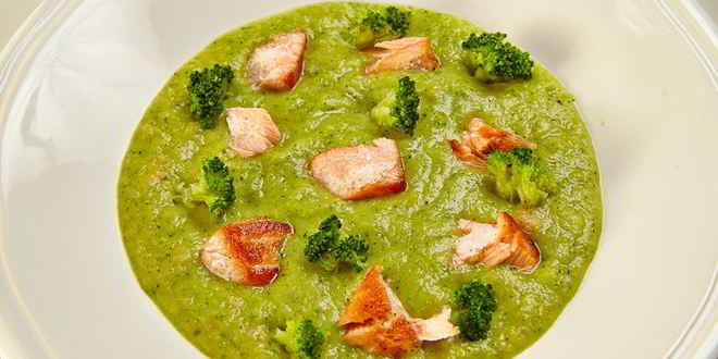 Рецепт крем-суп из брокколи с лососем