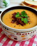 Крем-суп морковно-картофельный со шкварками из утиного жира