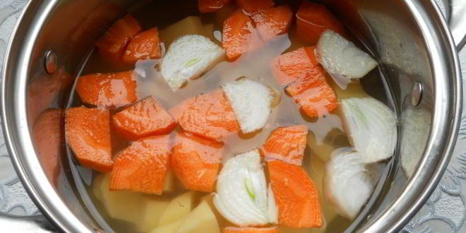 Рецепт крем-суп морковно-картофельный со шкварками из утиного жира