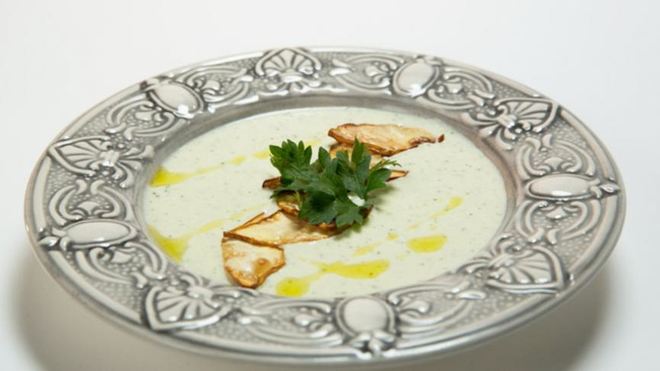 Рецепт Крем-суп с чипсами из сельдерея