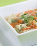 Куриный рисовый суп с зеленым горошком