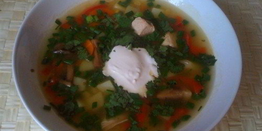 Как приготовить куриный суп с грибами, красным перцем и кукурузой