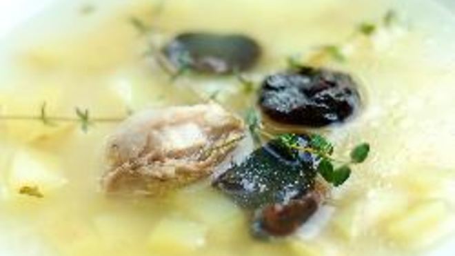Рецепт Куриный суп с рисом, пореем и черносливом