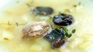 Рецепт Куриный суп с рисом, пореем и черносливом