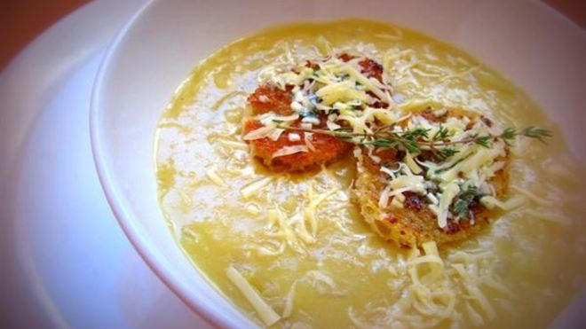 Рецепт Луковый суп с яблоком