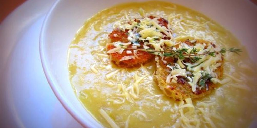 Как приготовить луковый суп с яблоком