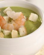 Суп из брокколи с креветками и крутонами