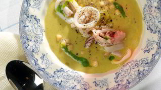 Рецепт Суп из нута с кальмарами