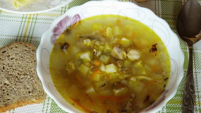 Рецепт Суп из рыбных консервов с перловкой