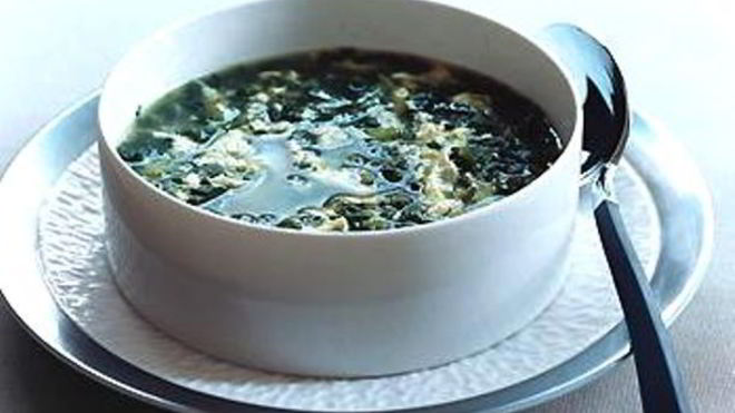 Рецепт Суп из шпината с яйцом