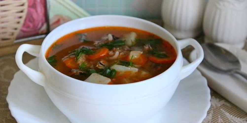Как приготовить суп из скумбрии в томатном соусе