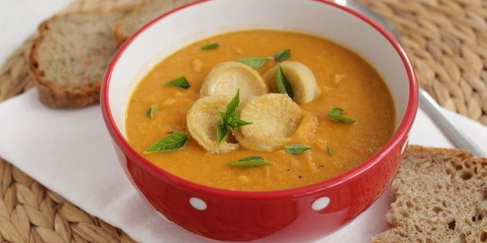 Рецепт обжаренные в кунжуте тофу с маринованным дайконом и соусом понзу