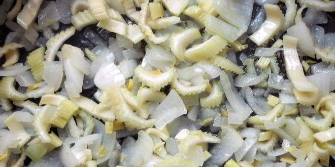 Рецепт чечевичный суп-пюре с томатами и сельдереем