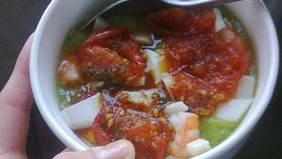 Рецепт Суп-пюре из кабачков с креветками, запеченными помидорами черри и озьим сыром