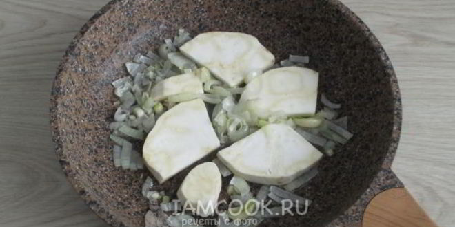 Рецепт суп-пюре из корня сельдерея с арахисом