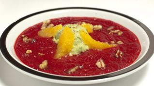 Рецепт Свекольный суп-пюре с мороженым из авокадо