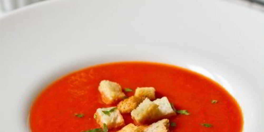 Как приготовить томатный суп-пюре с анчоусами