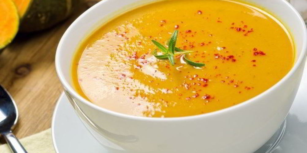 Рецепт суп-пюре из овощей с луковыми чипсами и адыгейским сыром