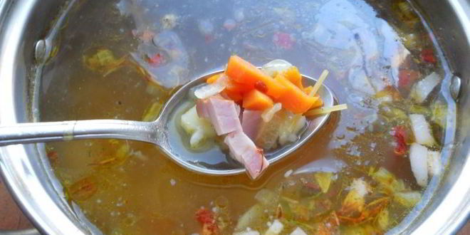 Рецепт суп с копченой грудинкой и сырными клецками