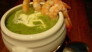 Рецепт Суп с зеленым горошком, соусом песто и креветками